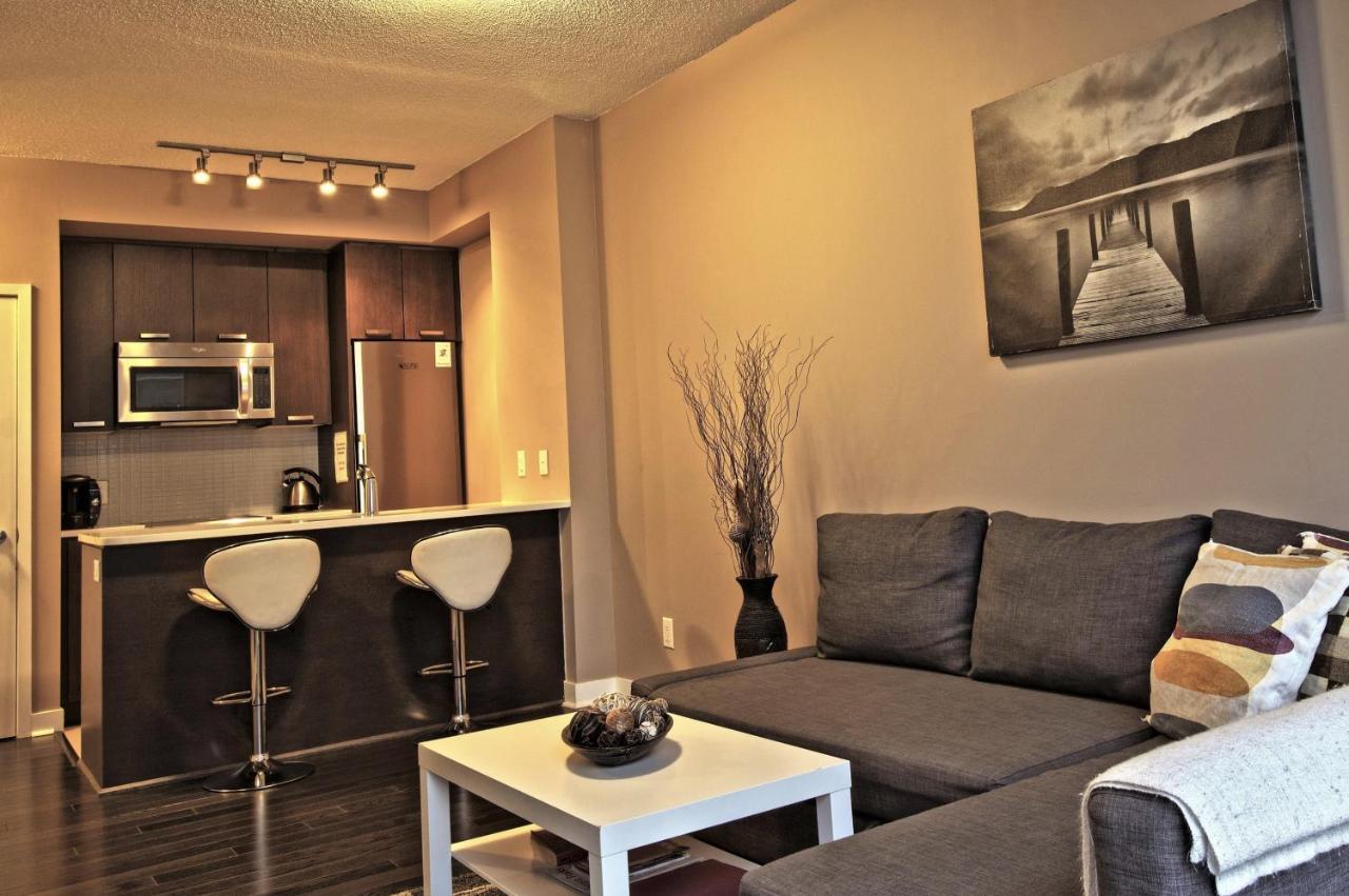 2 Bedrooms & 1 Bedroom Spectacular Apartments Торонто Экстерьер фото